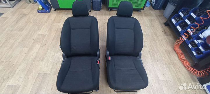 Передние сиденья