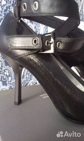 Продаются новые кожаные туфли Carnaby