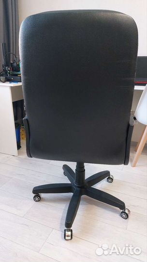Компьютерное кресло
