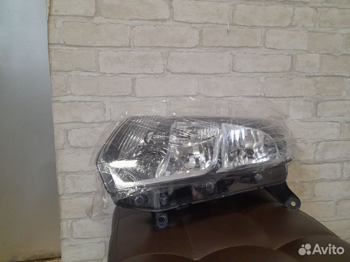 Фара левая Renault Logan 2 2014-2018
