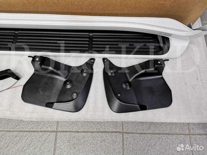 Подножки Toyota Land Cruiser 200 Подсветка