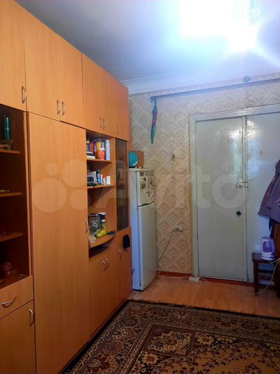 Комната 18 м² в 3-к., 2/4 эт.