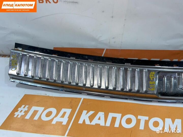 Обшивка отсека багажника Volkswagen Touareg 2 2012