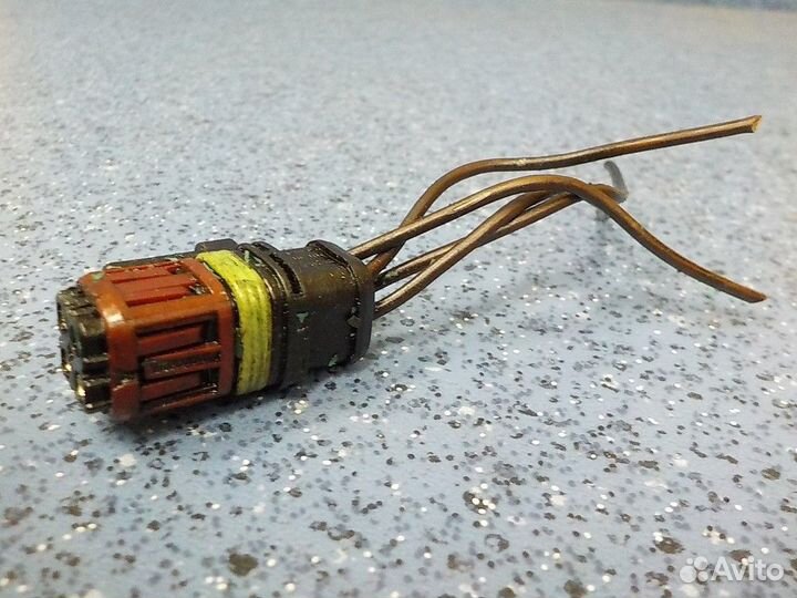 945828 Корпус разъема(4 контакта) Volvo