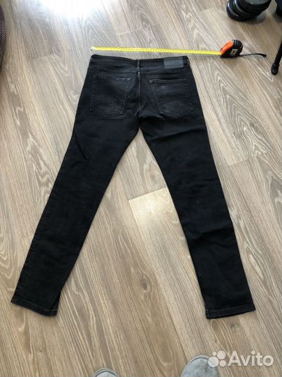Черные джинсы