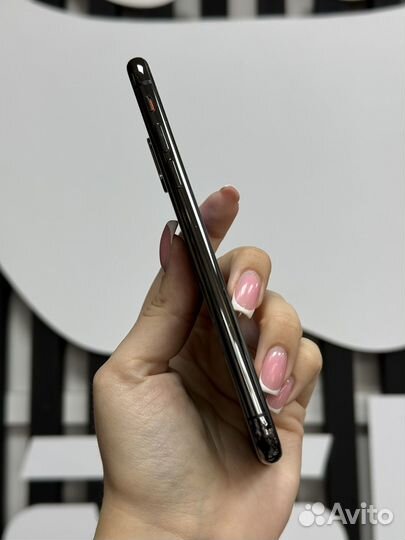iPhone X, 64 ГБ