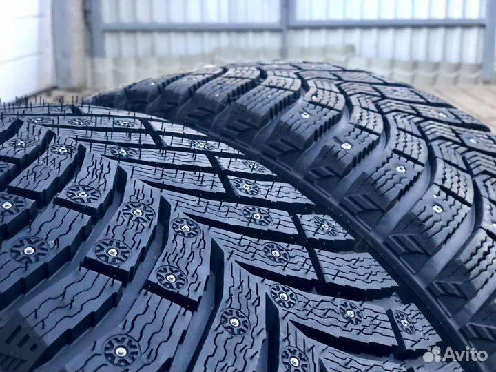 Ikon Tyres Autograph Ice 9 SUV 235/50 R18
