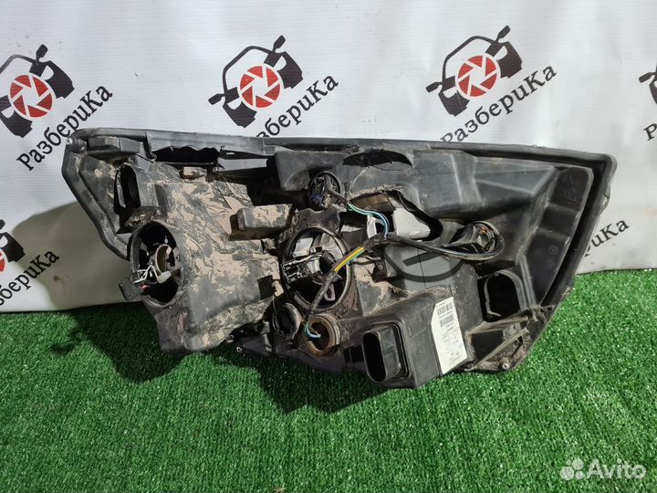 Фара левая Vesta дефектная