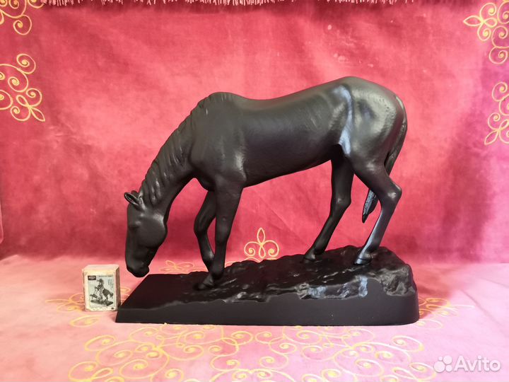 Кабинетная скульптура Конь у водопоя. чугун 1963 г