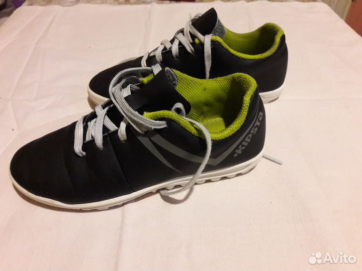 Футбольные бутсы для мальчика 6-8 лет