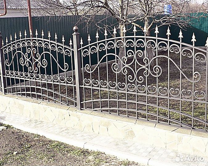 H2Заборы кованные для частного дома металлические
