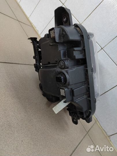 Фара передняя правая LED Santa Fe 4 92102-S1100