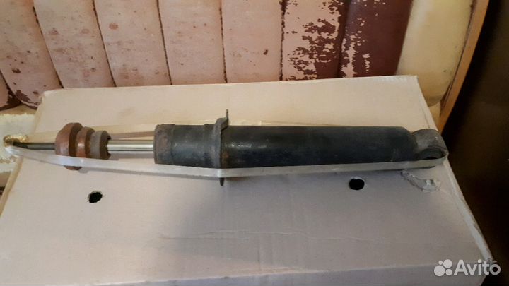 Амортизатор толстый митсубиси галант 8