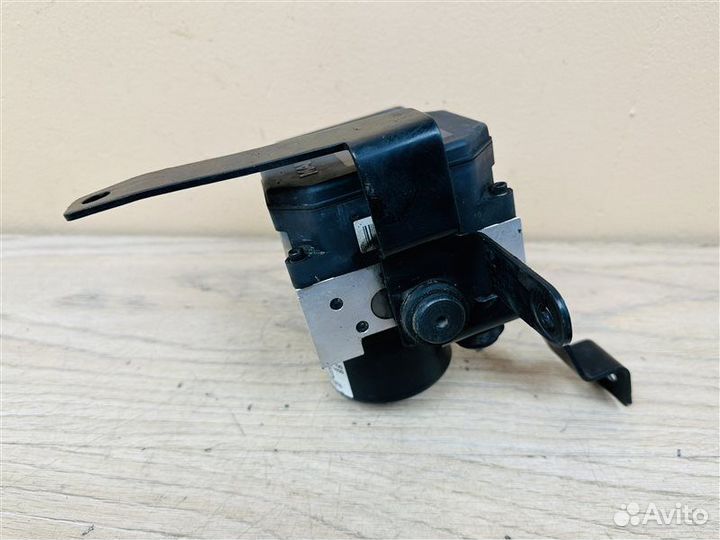 Блок abs Hyundai Tucson 1 2.0 ат 2WD 2004-2010