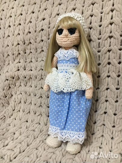 Вязаные игрушки кукла