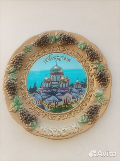 Настенная тарелка