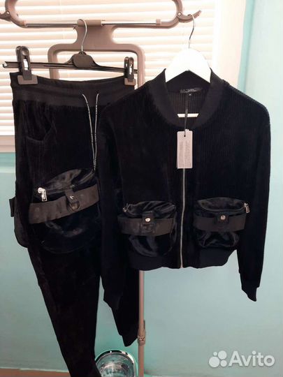 Костюм спортивный