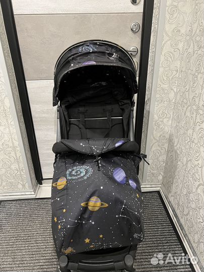 Детская прогулочная коляска