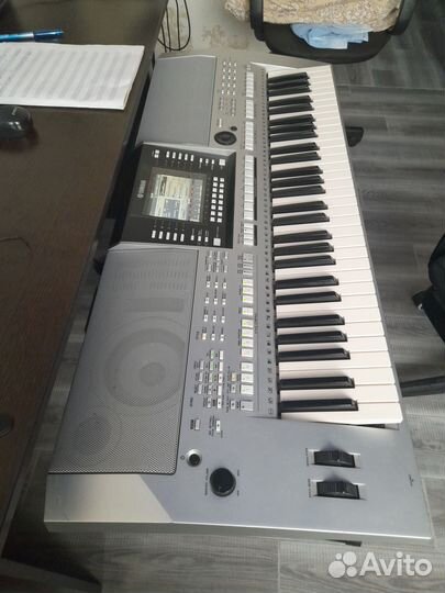 Продаю синтезатор