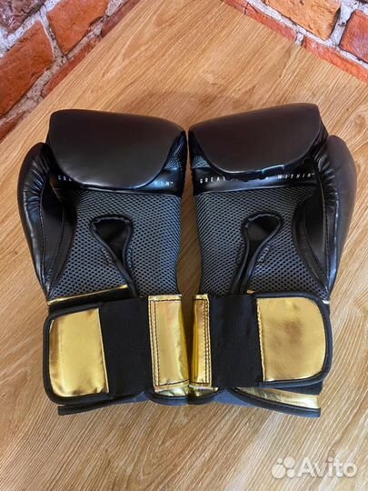 Боксерские перчатки everlast 12 oz