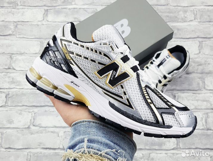 Женские кроссовки New Balance 1906R