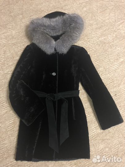 Шуба мутоновая с капюшоном