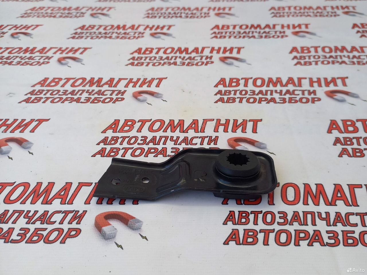 Кронштейн радиатора правый Jaguar F-pace