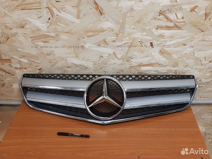 Решетка радиатора Мерседес 207 A2078800283