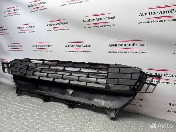 Решетка бампера центральная Kia Rio 4