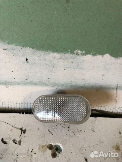 Повторитель поворотник в крыло Renault Logan 1