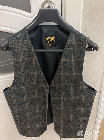Костюм на мальчика новый, рост 158 см