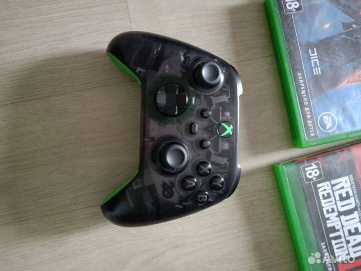 Xbox One + 5 игр +геймпад+ ссд накопитель на 512гб