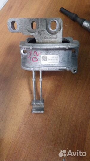 Опора двигателя правая 2.0TSI шкода