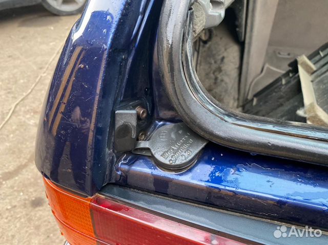 Задний бачок омывателя BMW E30