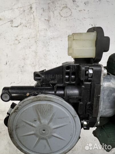 Мотор переднего правого стеклоподъемник ex35