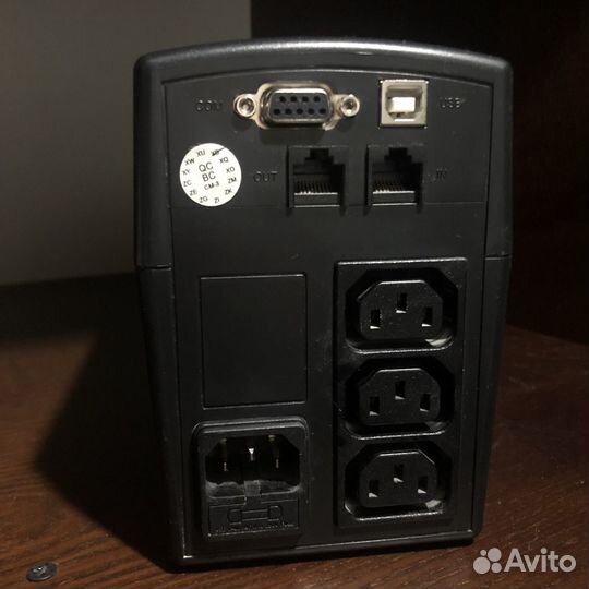 Источник бесперебойного питания Cyberpower