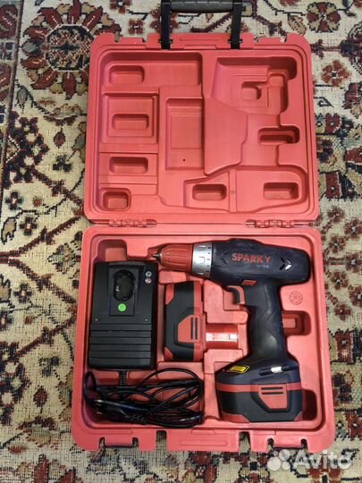 Пара немецких шуруповертов для стройки