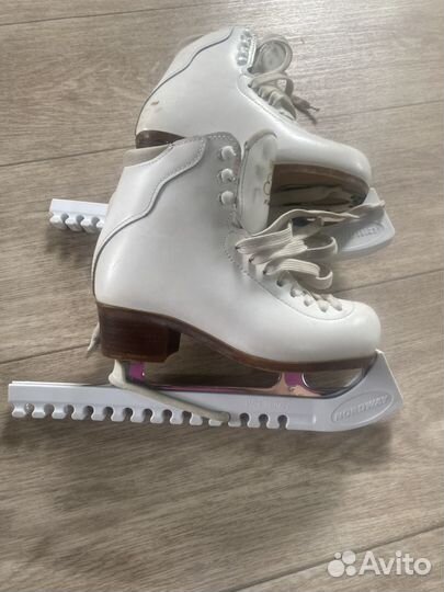 Коньки этюд