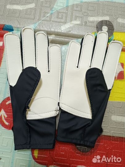 Вратарские перчатки adidas предатор