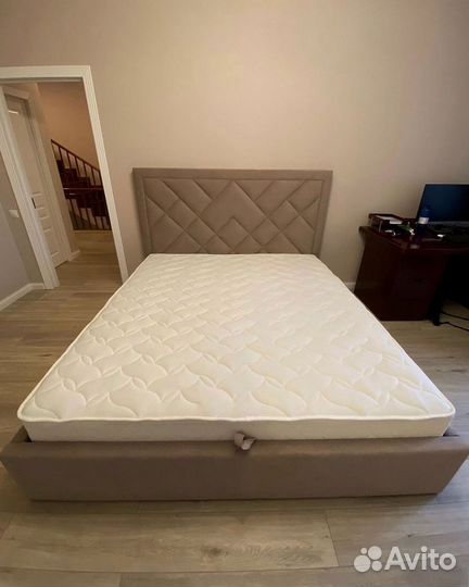 Кровать 200х200