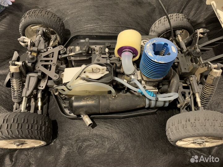 Машина на радиоуправлении нитрометан 1:8