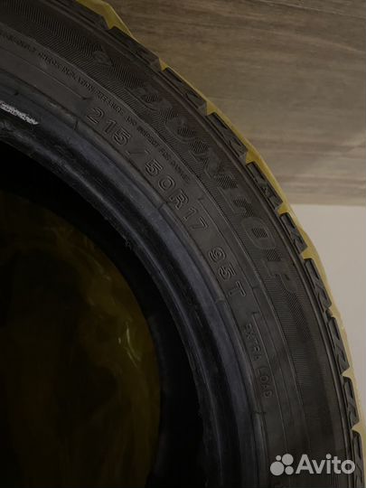 Dunlop Winter Maxx WM02 215/50 R17