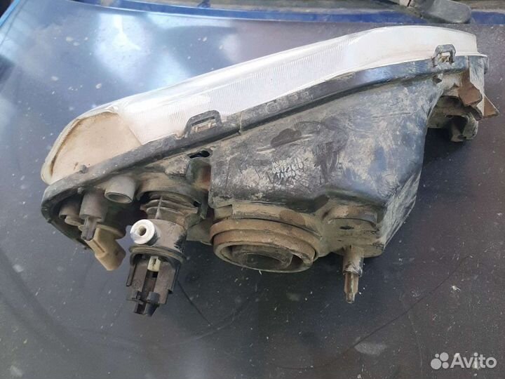 Фара логан 1