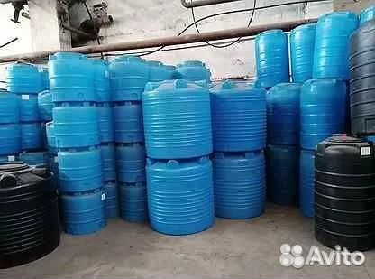 Емкость пластиковая под хознужды