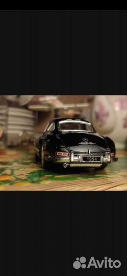 Модель автомобиля Mercedes Benz 300SL