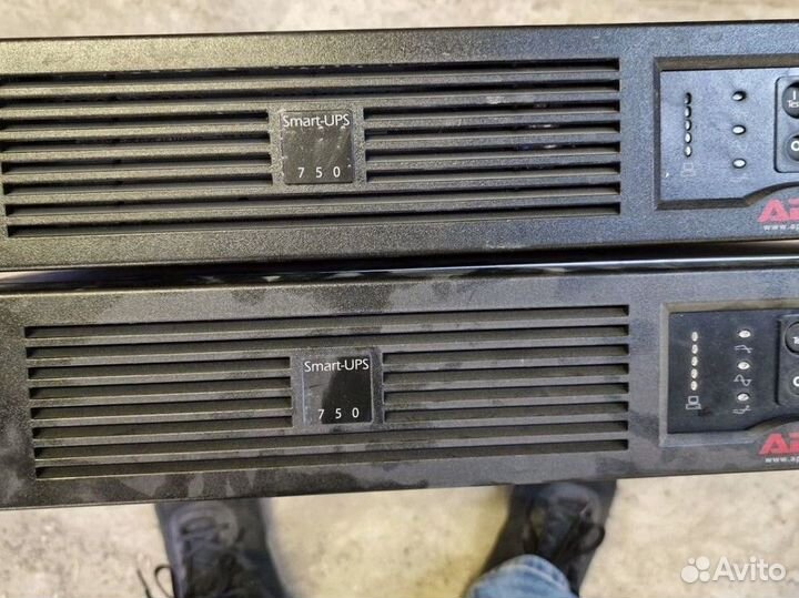 APC Smart-UPS 750VA USB RM 2U 230V SUA750RMI2U