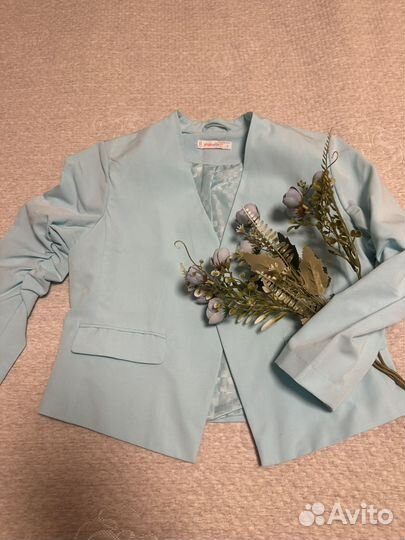 Пиджак женский укрроченный 48 размер L