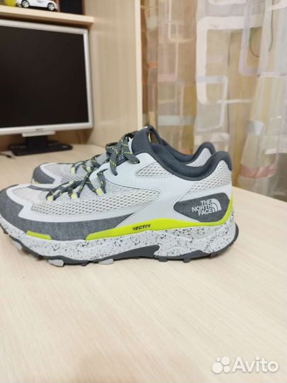 Кроссовки мужские 43 размера новые