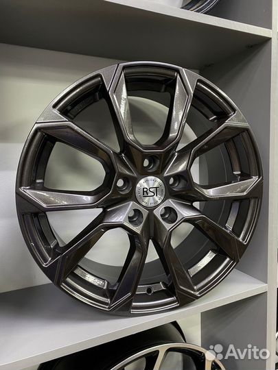 RST 7x17/5x112 ET45 D57,1 R157 (Karoq) MG