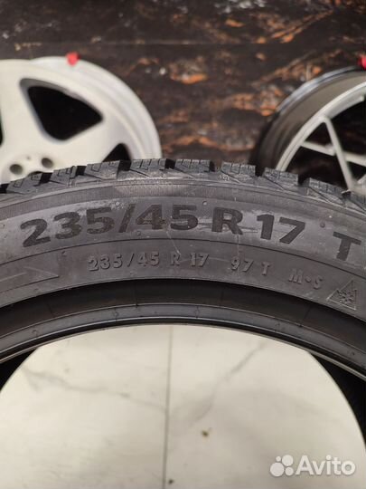 Continental ContiVikingContact 7 235/45 R17 97H